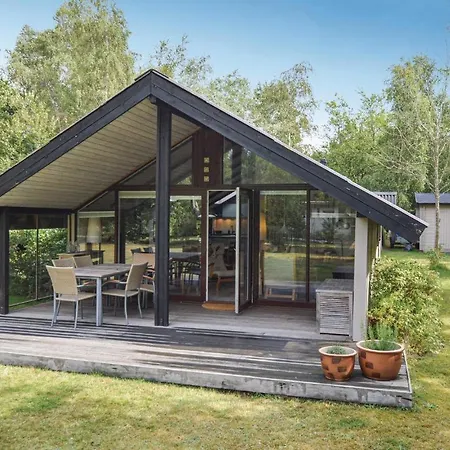 Dom wakacyjny Awesome In W/ Wifi And 3 Bedrooms Højby